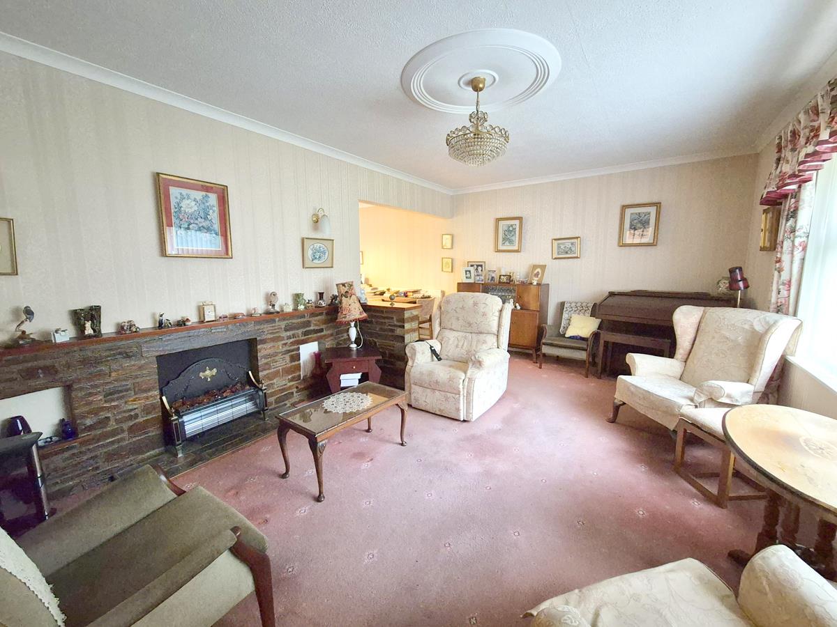 Herland Road, Godolphin Cross