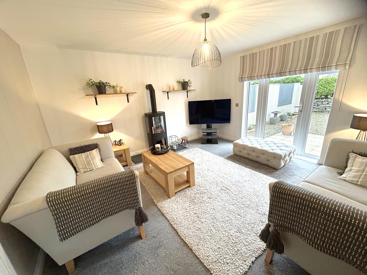 Hellis Wartha, Helston