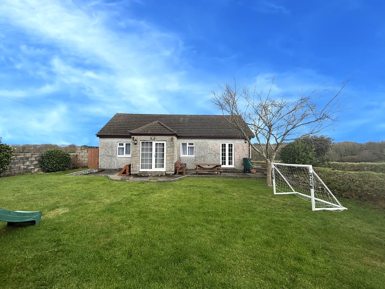 Garras, Helston