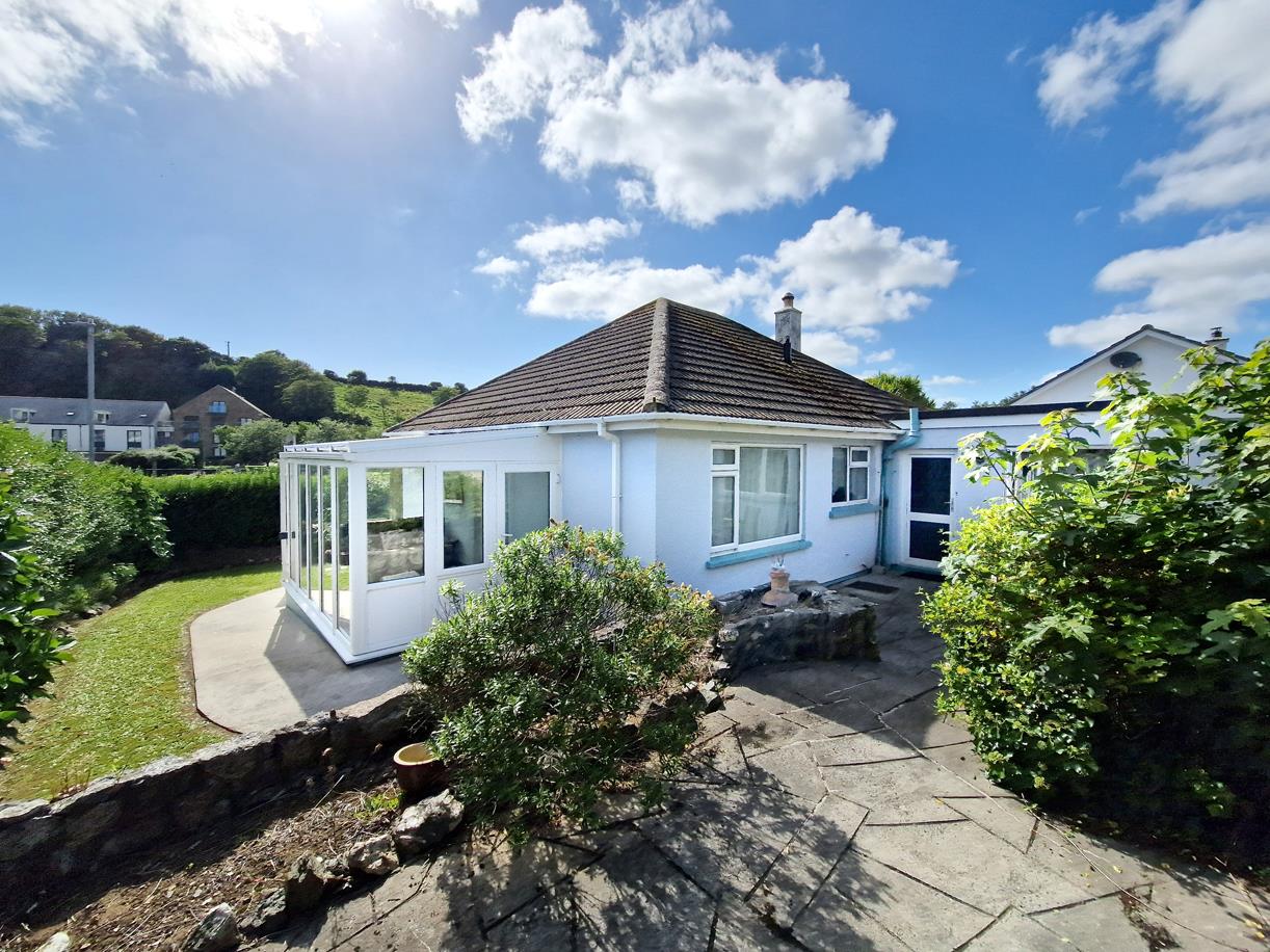 Spacious detached bungalow, Porthleven