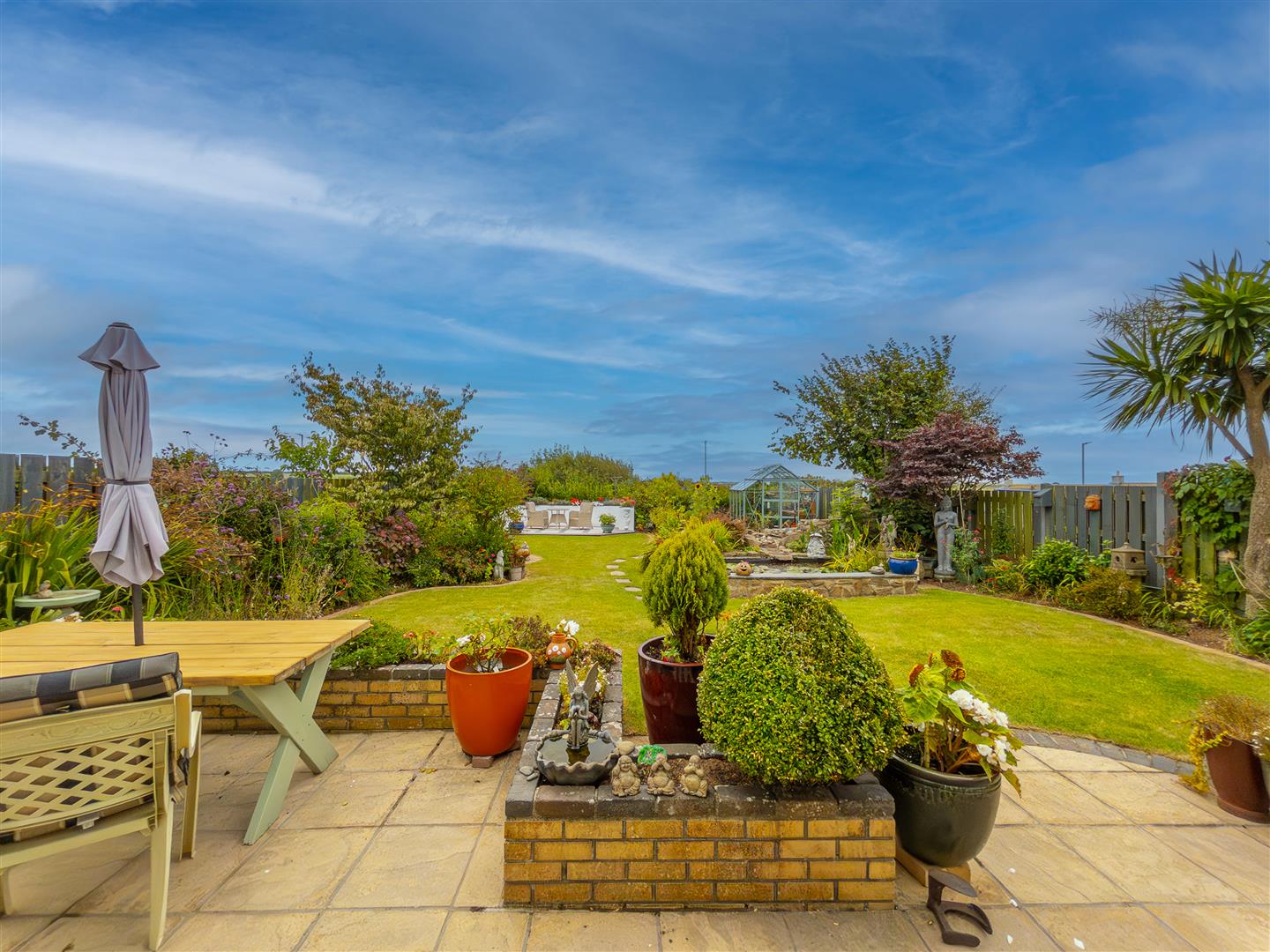 Hellis Wartha, Helston