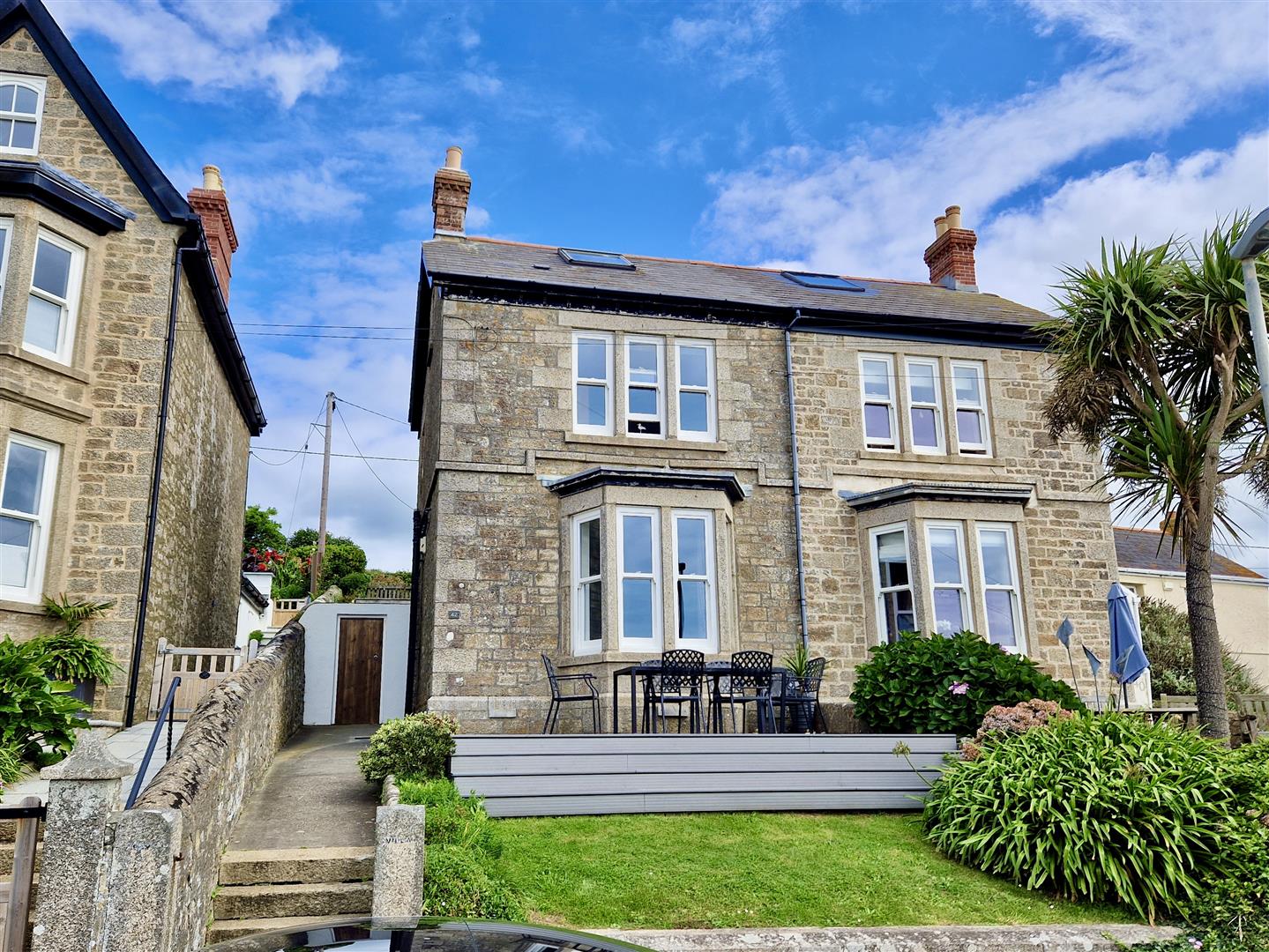 West End, Porthleven, Helston